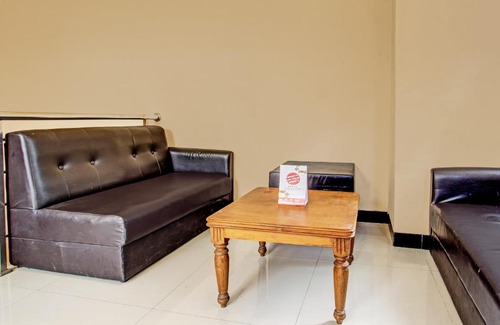 Solo City Centre Hotel | OYO 91729 Griya Monjari