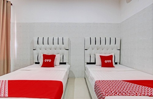 Pati Hotel | OYO 93011 Hotel Griya Lestari Pati 2