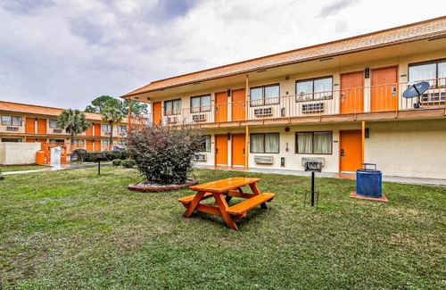 Lake Charles Hotel | OYO Hotel Lake Charles Hwy 10