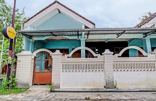 Klaten Selatan Hotel | OYO Life 2546 Griya Widya Syariah