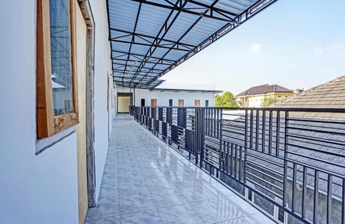 Gresik Hotel | OYO LIFE 91594 Bungah Residence Syariah