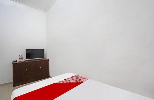 Waru Hotel | OYO Life 91670 Mannsur Homestay Syariah