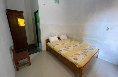 Lamongan Hotel | OYO Life 93036 Eddy Homestay Syariah