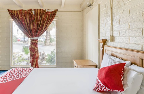 Beverly Green Hotel | OYO Oasis Motel Las Vegas I-15
