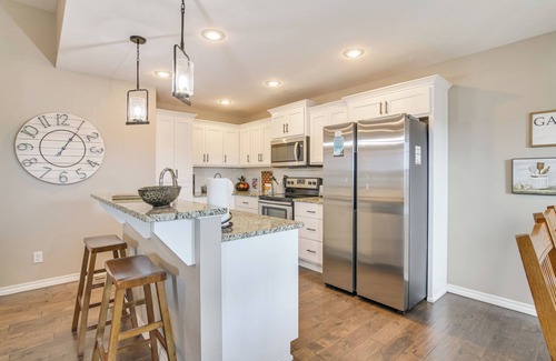 Ozark House | Ozark Home: Pool Access, Deck & Fenced Yard