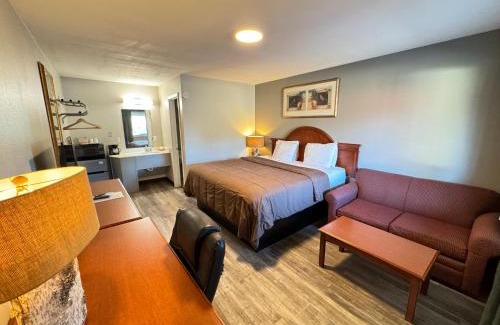 Ozark Hotel | Ozark Inn & Suites