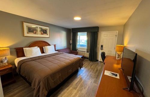 Ozark Hotel | Ozark Inn & Suites