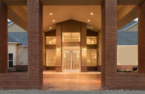 Maumee Hotel | P2P Suites