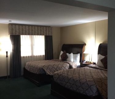 Delaware Hotel | Pacer Inn & Suites Motel