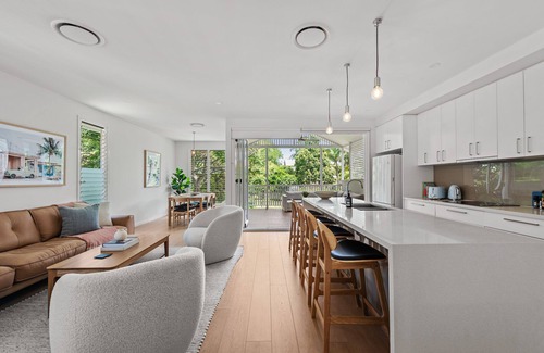 Paddington House | Paddo Princess! ~ 4Bed/2Bath/1Car ~ House