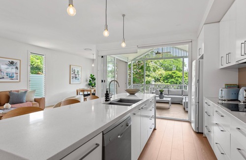 Paddington House | Paddo Princess! ~ 4Bed/2Bath/1Car ~ House