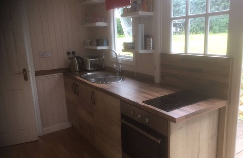 Alderholt Apartment | Paddock View Shepherds Hut