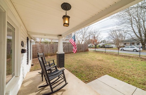 Lynchburg House | Page's Farmhouse- Walking distance to Downtown