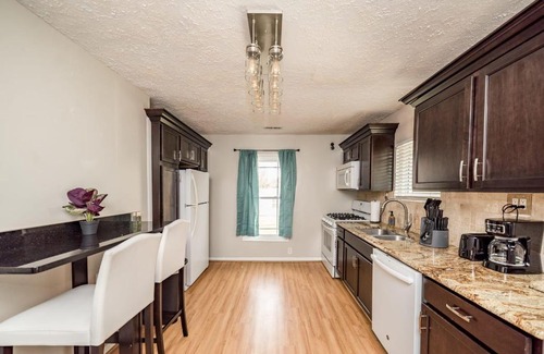 Lynchburg House | Page's Farmhouse- Walking distance to Downtown