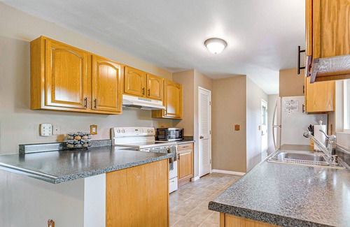 Ainaloa House | Pahoa Home w/Fenced-In Yard: Near Hilo & Parks