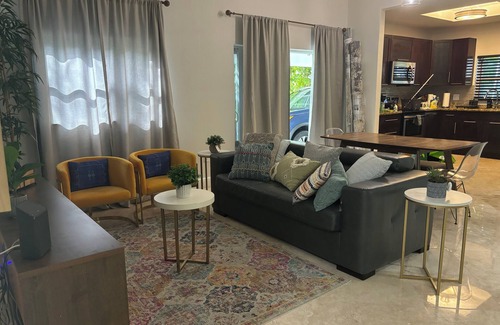 Southwest Coconut Grove House | Palace at the Gables