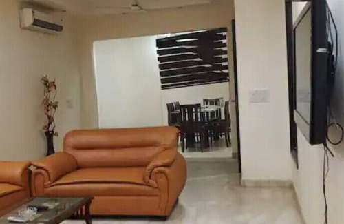 Nehru Place Apartment | Palatial 4 BHK Apartment next to GK-2 Market