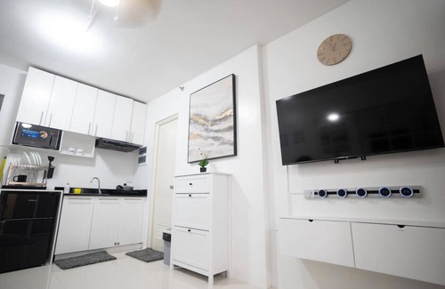 Puerto Princesa City Centre Apartment | Palawan Cozy 2BR w/Gym and Pool