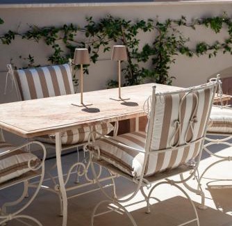 San Vincenzo Apartment | Palazzo Degli Archi