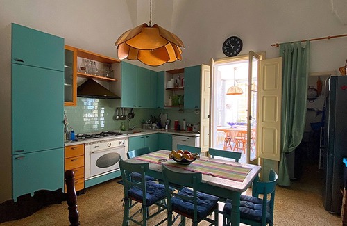 Calimera Apartment | Palazzo Sabella Tommasi white suite