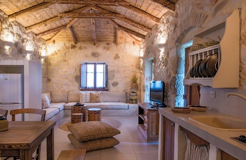 Neromilos House | Paliokaliva Village