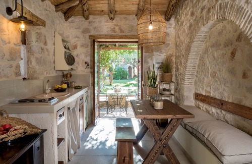 Neromilos House | Paliokaliva Village