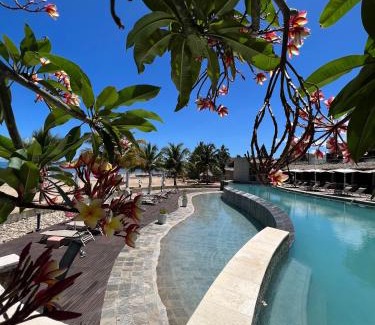 Ambondrona Resort | Palm Beach Resort & Spa