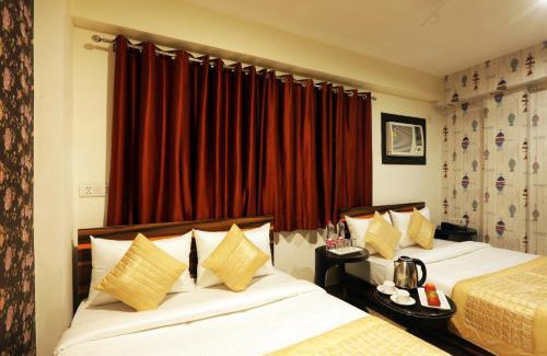 Mahipalpur Bed & Breakfast | Palm Emerald Near New Delhi International Airport