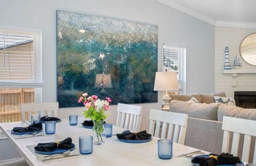Palm Harbor House | Palm Harbor Oasis Luxe Spa & Pool Retreat