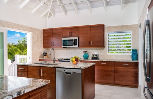 Ocean Point Villa | Palm Jewel - Luxury villa, private outdoor oasis w/pool, walk to SAPODILLA BEACH