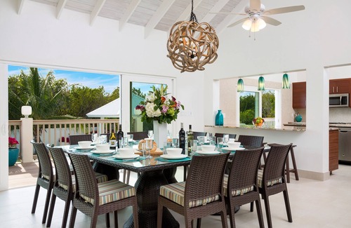Ocean Point Villa | Palm Jewel - Luxury villa, private outdoor oasis w/pool, walk to SAPODILLA BEACH