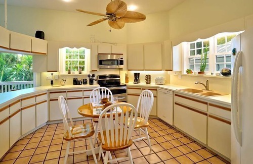 Truman Annex House | Palm Trees Ocean Breeze Key West FL