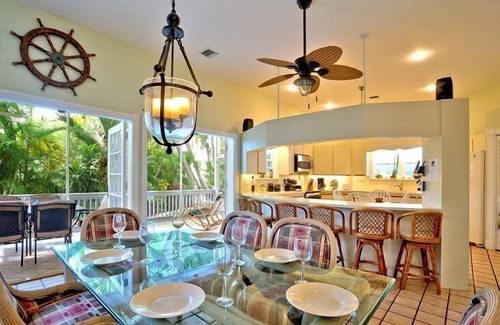 Truman Annex House | Palm Trees Ocean Breeze Key West FL
