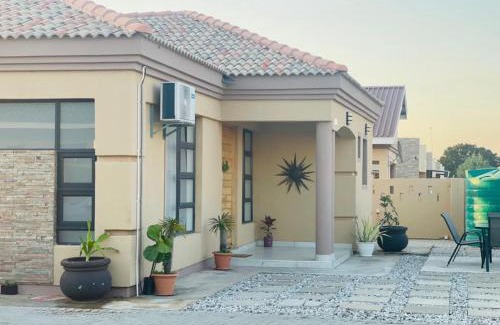 Jwaneng Bed & Breakfast | Palm Villa GuestHouse
