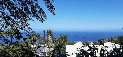 Montvert-les Bas Apartment | Palmer F3 Vue panoramique sur la Mer et Jardin 1 à 4 personnes