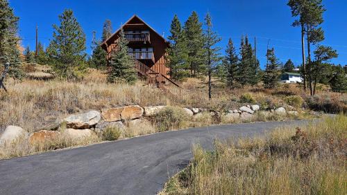 Silverthorne House | Palmers Dr 1010