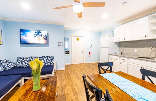 Gambier Apartment | Palms Cottage at Viking Hill Resort with Pool