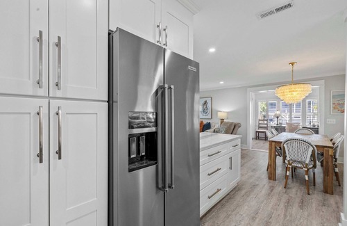 Isle of Palms House | Palms of Hart- 2 Blocks from Beach, Dog Friendly