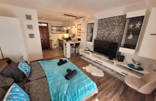 Agard Apartment | Paloma Blanca 2