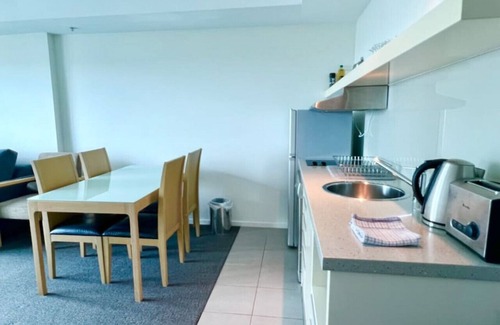 Darwin City Centre Apartment | Pandanas Apt 8 (18th fl, Sunrise & Harbour Views)