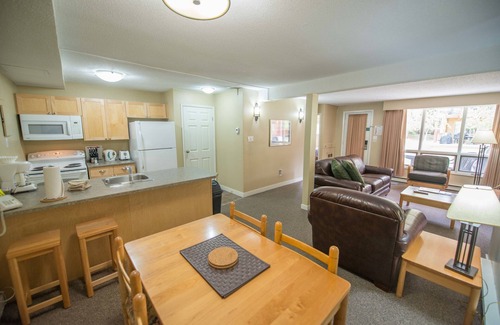 East Kootenay Resort | Panorama Vacation Retreat at Horsethief Lodge