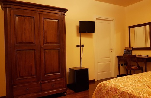 Tavullia Bed & Breakfast | Panoramic hillside accommodation
