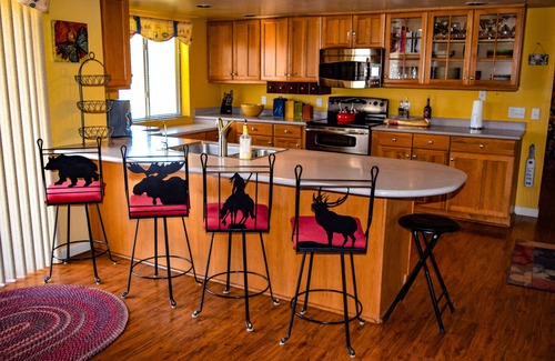 Flagstaff House | Panoramic Mountain Views - Spacious yet cozy Mtn living on acreage. 5 stars!