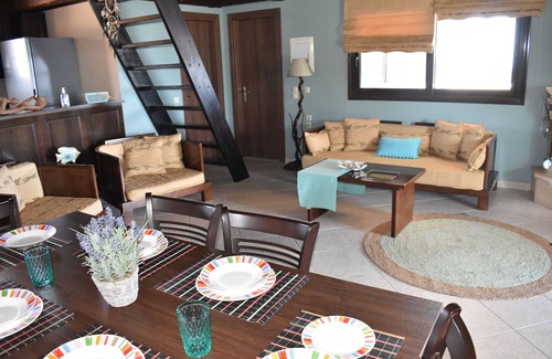 Agios Leon House | Panoramic sea view & sunset, Infinity pool. Close to the famous Porto Limnionas!
