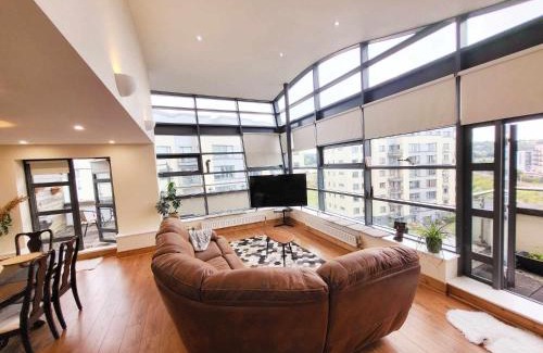 Blackrock Apartment | Panoramic Two-bedroom Penthouse