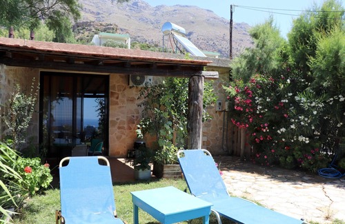 Triopetra House | Panoramic view of the sea, close to the beach, wifi - holiday home Triopetra, Cr