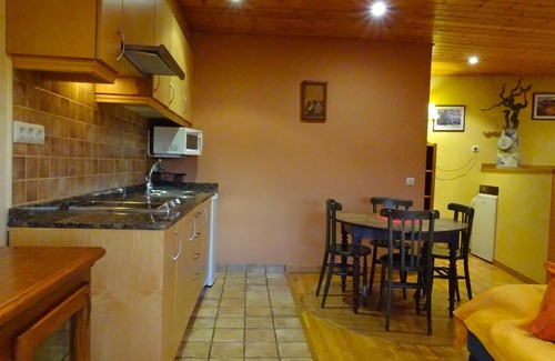 Calbinya Cottage | Panoramic views. In a small village in the Pyrenees. Private barbecue.