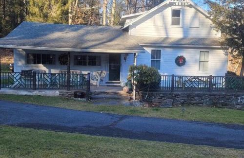 Phoenicia Apartment | Panther Mountain Lodge