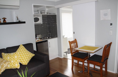 Chapel Hill Bed & Breakfast | Paperbark Bed & Breakfast