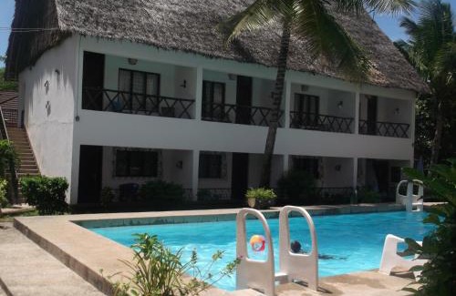 Bamburi Hotel | Papillon Garden Bar Villas